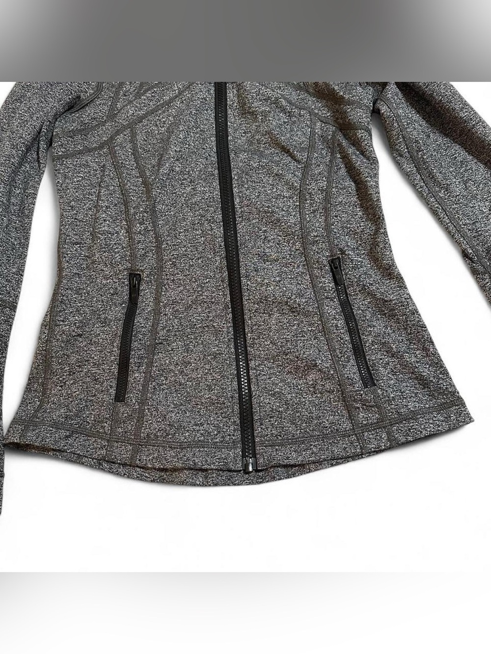 Lululemon define jacket in heather grey/black Size 6– Excellent condition! - Picture 6 of 8